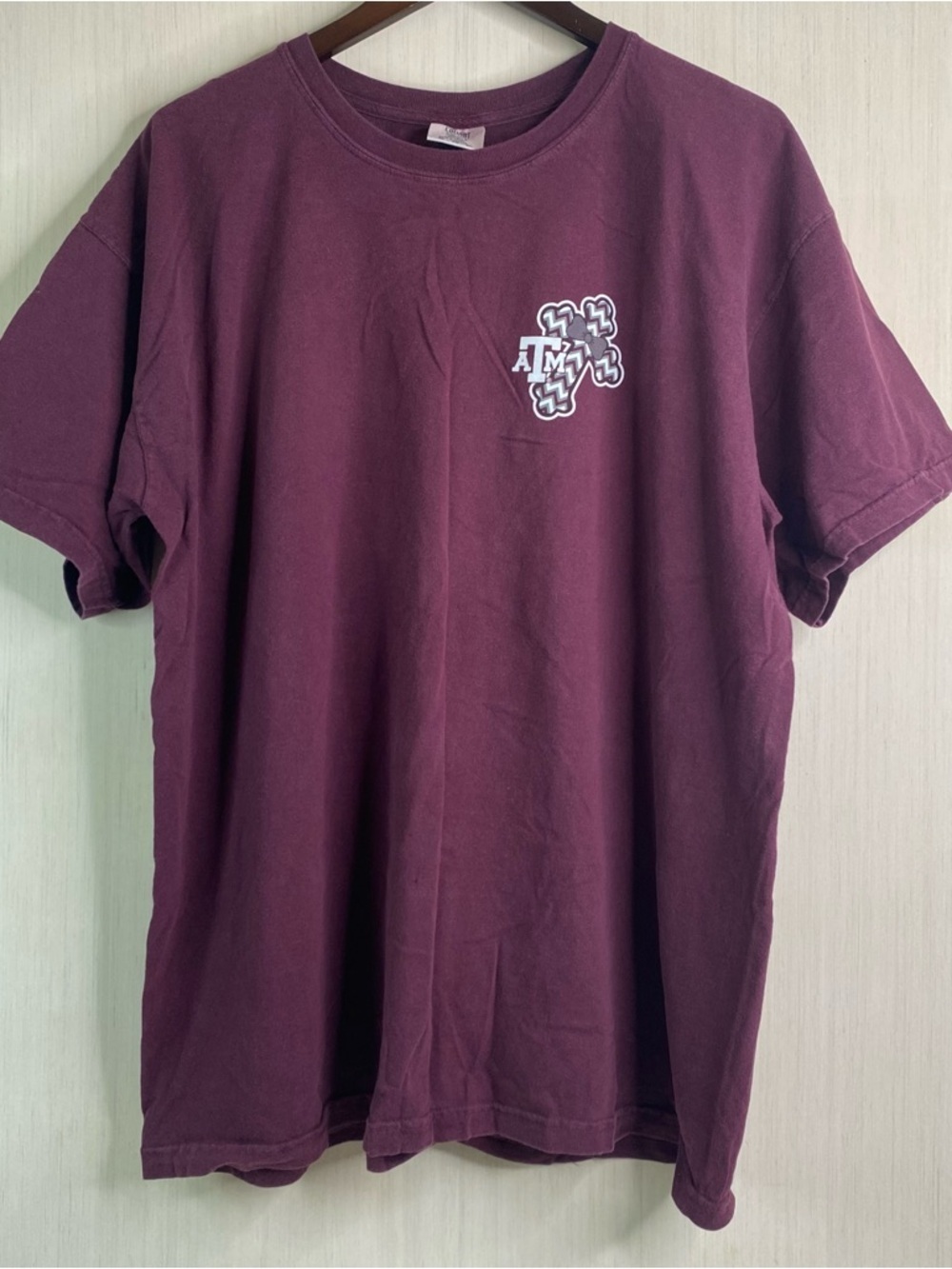 Texas A&M Aggies Gig Em & God Bless Maroon Graphic T-Shirt XL (flaw)